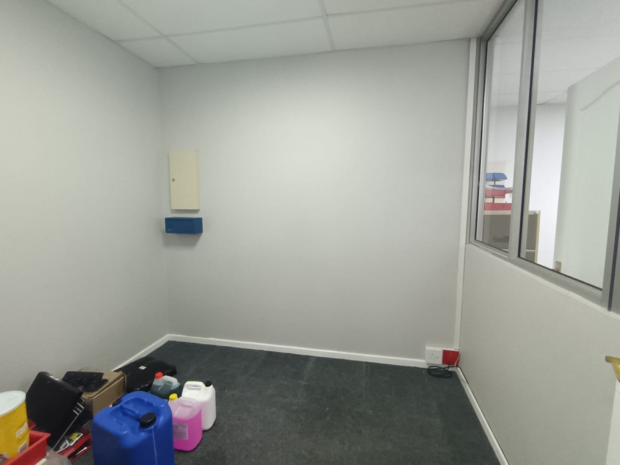 To Let Commercial Property for Rent in Lorraine Eastern Cape